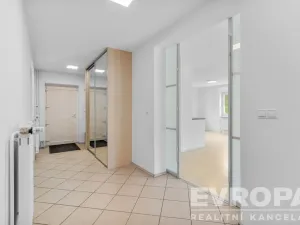 Pronájem rodinného domu, Průhonice, U Cihelny, 237 m2