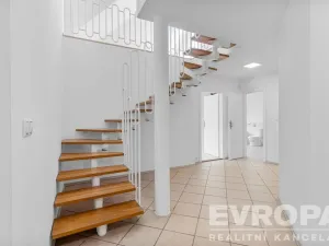 Pronájem rodinného domu, Průhonice, U Cihelny, 237 m2