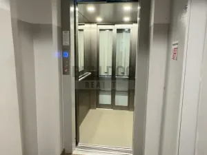 Pronájem bytu 2+kk, Praha - Libeň, Zenklova, 46 m2