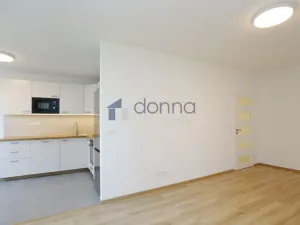Pronájem bytu 2+1, Praha, Frýdlantská, 64 m2