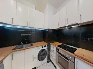 Prodej bytu 2+kk, Praha - Smíchov, Štefánikova, 56 m2