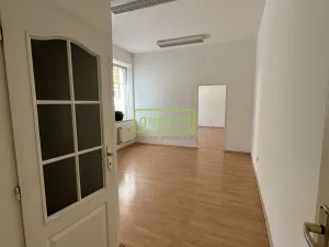 Pronájem kanceláře, Náchod, Českých bratří, 40 m2