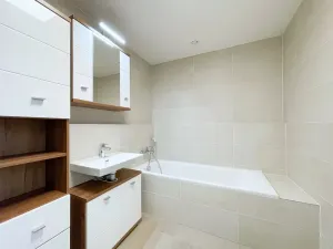 Pronájem bytu 3+kk, Praha, Počernická, 82 m2