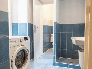 Pronájem bytu 2+kk, Praha - Holešovice, Letohradská, 43 m2