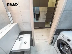 Pronájem bytu 1+kk, Praha - Hostivař, Arnošta Staňka, 29 m2