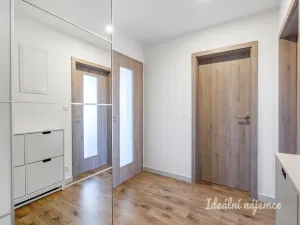Pronájem bytu 2+kk, Praha - Vršovice, Petrohradská, 60 m2