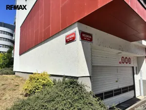 Pronájem garážového stání, Praha - Libeň, Vojenova, 15 m2