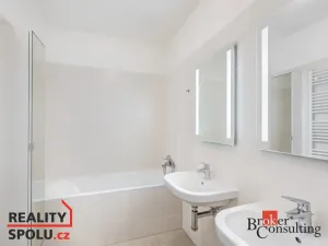 Pronájem bytu 4+kk, Praha - Karlín, U Mlýnského kanálu, 87 m2