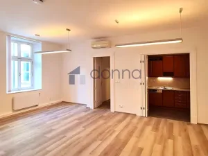 Pronájem kanceláře, Praha, Václavské náměstí, 466 m2