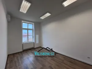 Pronájem obchodního prostoru, Kroměříž, Riegrovo náměstí, 130 m2