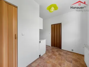 Prodej bytu 3+1, Povrly, Sídliště II, 84 m2
