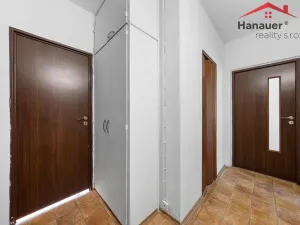 Prodej bytu 3+1, Povrly, Sídliště II, 84 m2