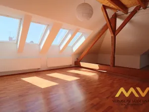 Pronájem bytu 2+kk, Hradec Králové - Pražské Předměstí, Nerudova, 65 m2