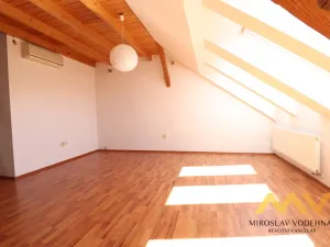 Pronájem bytu 2+kk, Hradec Králové - Pražské Předměstí, Nerudova, 65 m2