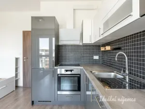 Pronájem bytu 1+kk, Praha - Čakovice, Bermanova, 33 m2