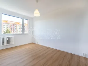 Pronájem bytu 3+1, Praha - Kobylisy, Famfulíkova, 67 m2
