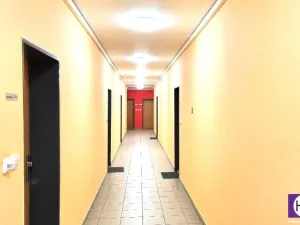 Pronájem bytu 1+kk, Praha - Vysočany, Poděbradská, 33 m2