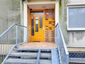 Pronájem bytu 2+kk, Ústí nad Labem - Krásné Březno, Žežická, 37 m2