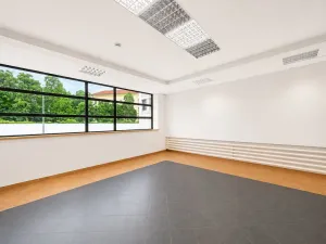 Pronájem obchodního prostoru, Kralupy nad Vltavou, Palackého nám., 135 m2