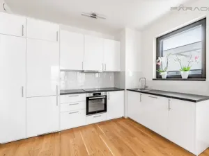 Pronájem bytu 2+kk, Praha - Holešovice, V přístavu, 54 m2
