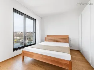 Pronájem bytu 2+kk, Praha - Holešovice, V přístavu, 54 m2