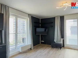 Pronájem bytu 1+kk, Praha, Počernická, 42 m2