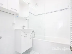 Pronájem bytu 2+kk, Praha - Kyje, Lásenická, 51 m2