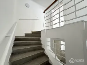 Pronájem komerční nemovitosti, Karlovy Vary, Dr. Davida Bechera, 102 m2