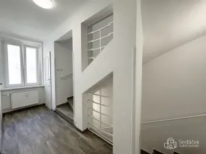 Pronájem komerční nemovitosti, Karlovy Vary, Dr. Davida Bechera, 102 m2