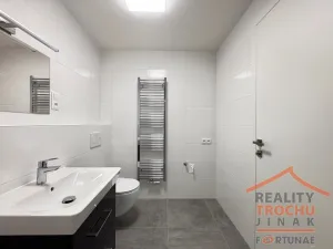 Pronájem bytu 1+kk, Hradec Králové, Pod Zámečkem, 27 m2