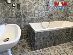 Pronájem bytu 2+1, Pardubice - Bílé Předměstí, Na Bukovině, 65 m2