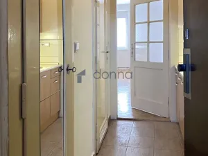Prodej bytu 1+kk, Praha, Za poštou, 30 m2