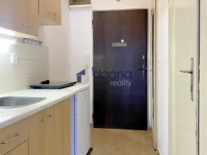Prodej bytu 1+kk, Praha, Za poštou, 30 m2