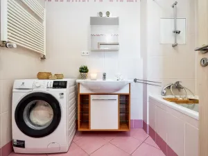 Pronájem bytu 2+kk, Praha, Lipovská, 55 m2
