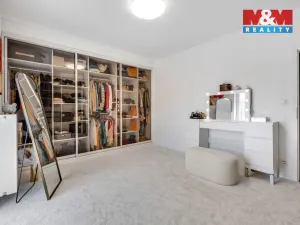 Prodej bytu 4+kk, Králův Dvůr - Levín, Na Lucberku, 141 m2