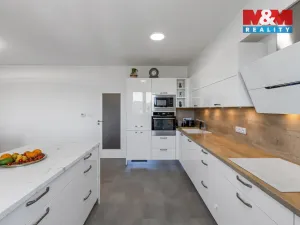 Prodej bytu 4+kk, Králův Dvůr - Levín, Na Lucberku, 141 m2