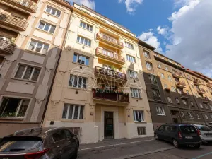 Pronájem bytu 1+kk, Praha - Žižkov, Viklefova, 34 m2