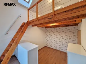 Pronájem bytu 1+kk, Praha - Nusle, Křesomyslova, 38 m2