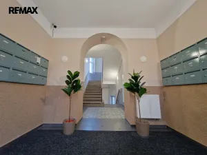Pronájem bytu 1+kk, Praha - Nusle, Křesomyslova, 38 m2