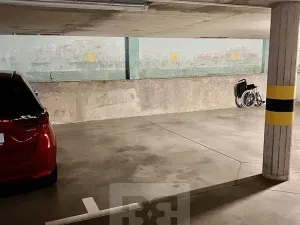 Pronájem garážového stání, Praha - Karlín, Křižíkova, 12 m2