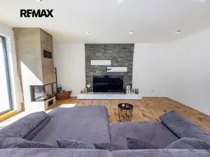Prodej činžovního domu, Černuc, 330 m2