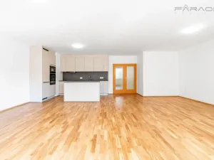 Pronájem kanceláře, Praha - Nusle, Mojmírova, 140 m2
