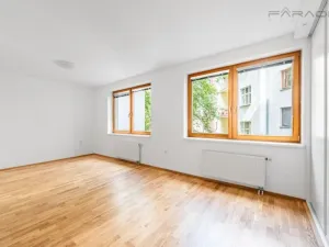 Pronájem kanceláře, Praha - Nusle, Mojmírova, 140 m2