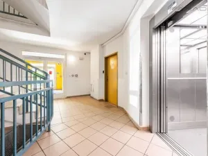 Pronájem kanceláře, Praha - Nusle, Mojmírova, 140 m2