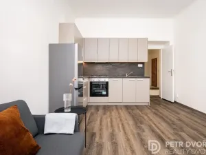 Prodej bytu 3+kk, Praha - Karlín, U invalidovny, 71 m2