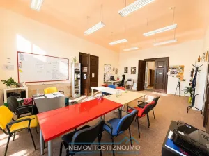 Pronájem kanceláře, Znojmo, Horní náměstí, 85 m2