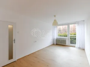 Prodej bytu 2+kk, Praha - Kobylisy, Famfulíkova, 43 m2
