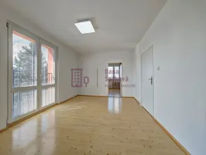 Pronájem bytu 3+1, Jindřichův Hradec - Jindřichův Hradec III, sídliště Vajgar, 65 m2