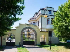 Pronájem bytu 4+kk, Praha - Hloubětín, K náhonu, 119 m2