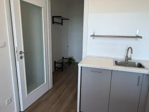 Pronájem bytu 1+kk, Praha - Černý Most, Arnošta Valenty, 38 m2
